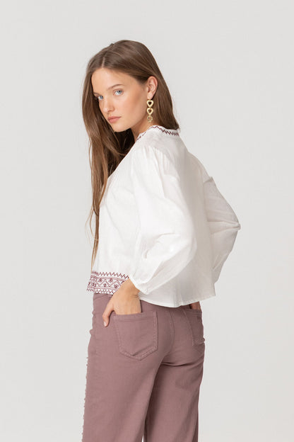 BLUSA JARETAS BORDADO