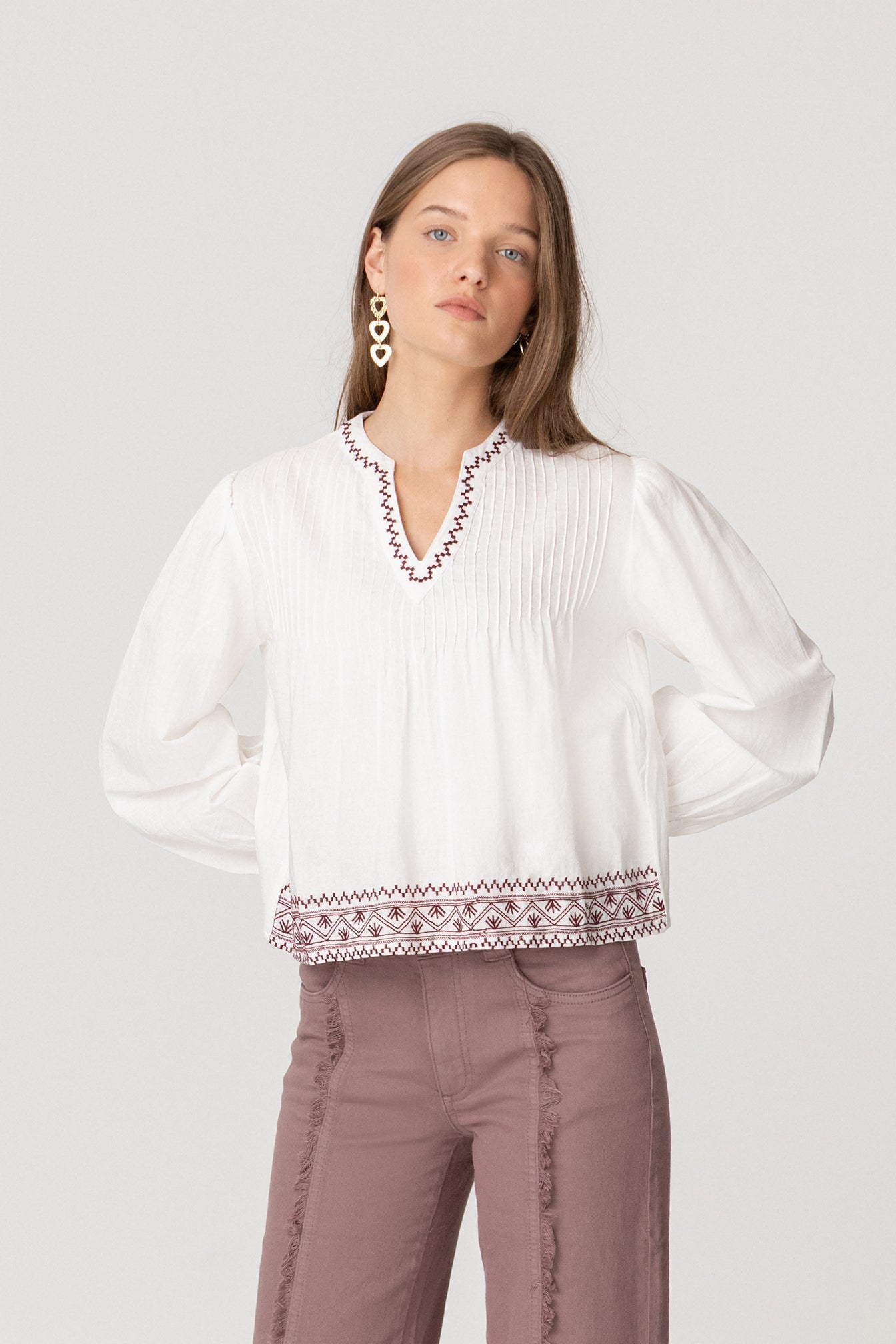 BLUSA JARETAS BORDADO