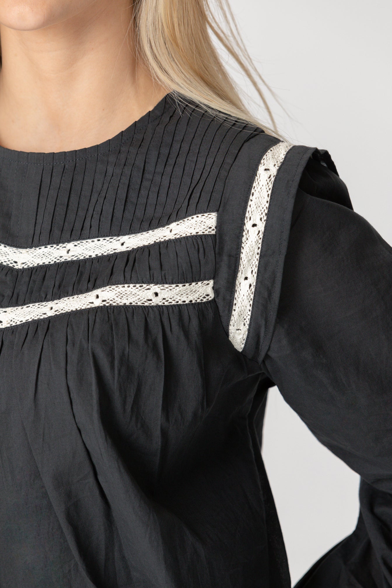 BLUSA JARETAS CONTRASTE