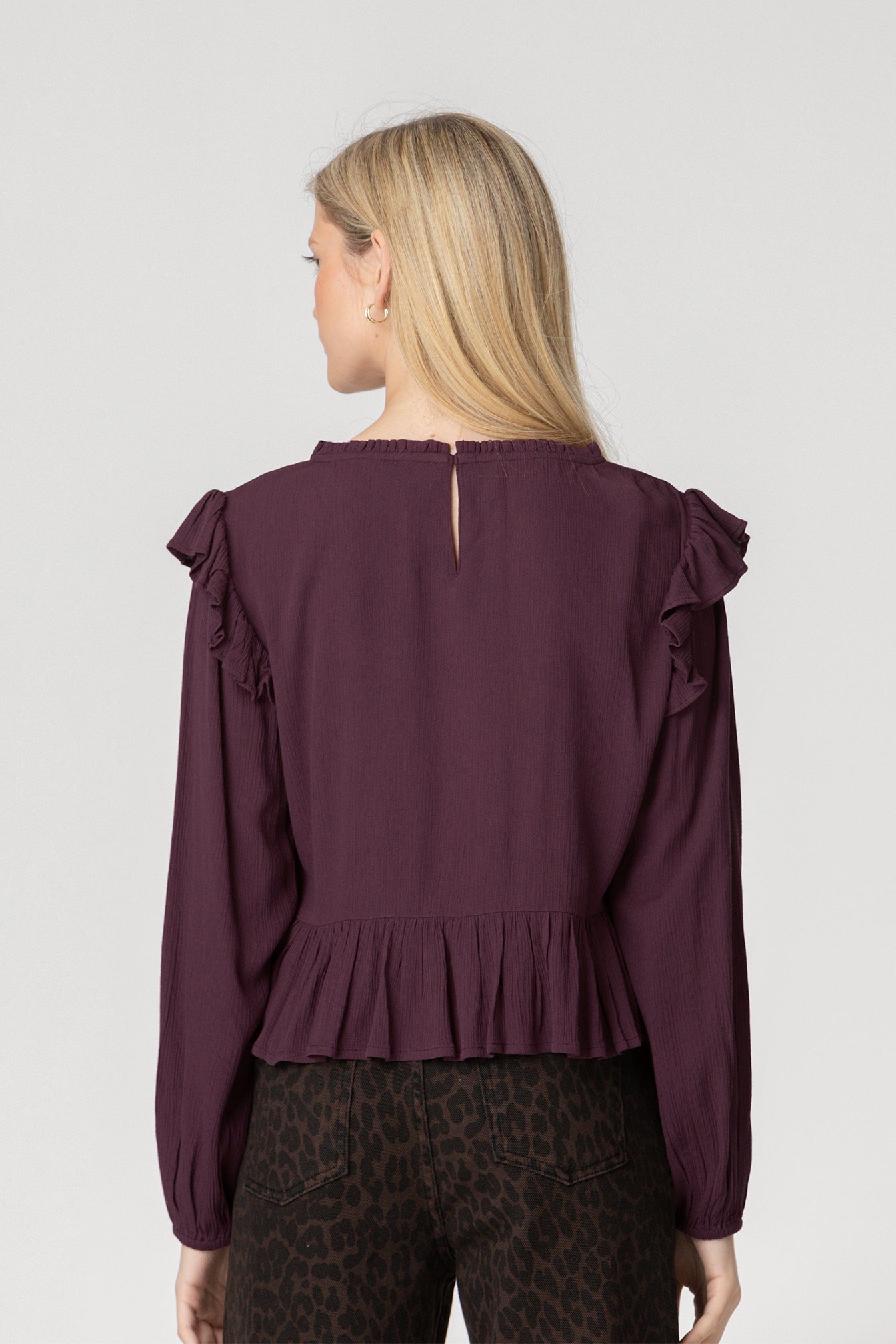 BLUSA VOLANTE DETALLES