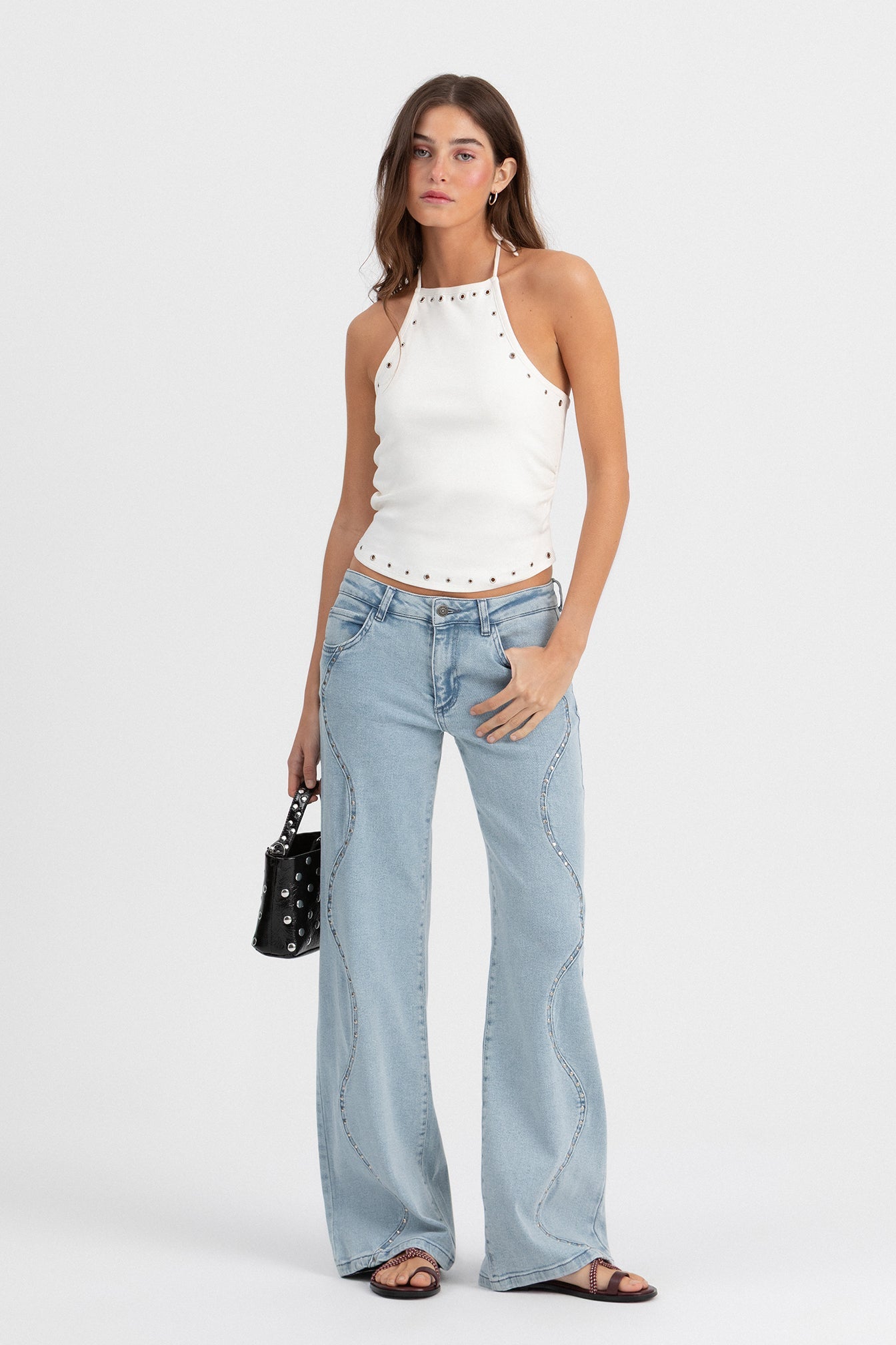 TOP FRUNCE EYELETS