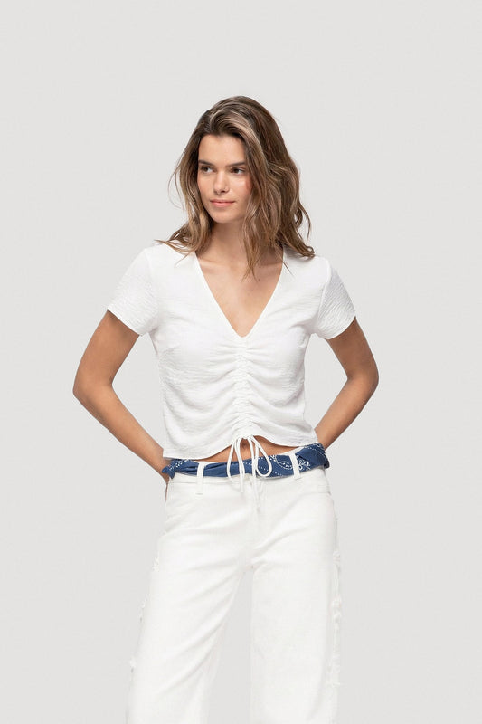 TOP FRUNCIDO ESCOTE PICO