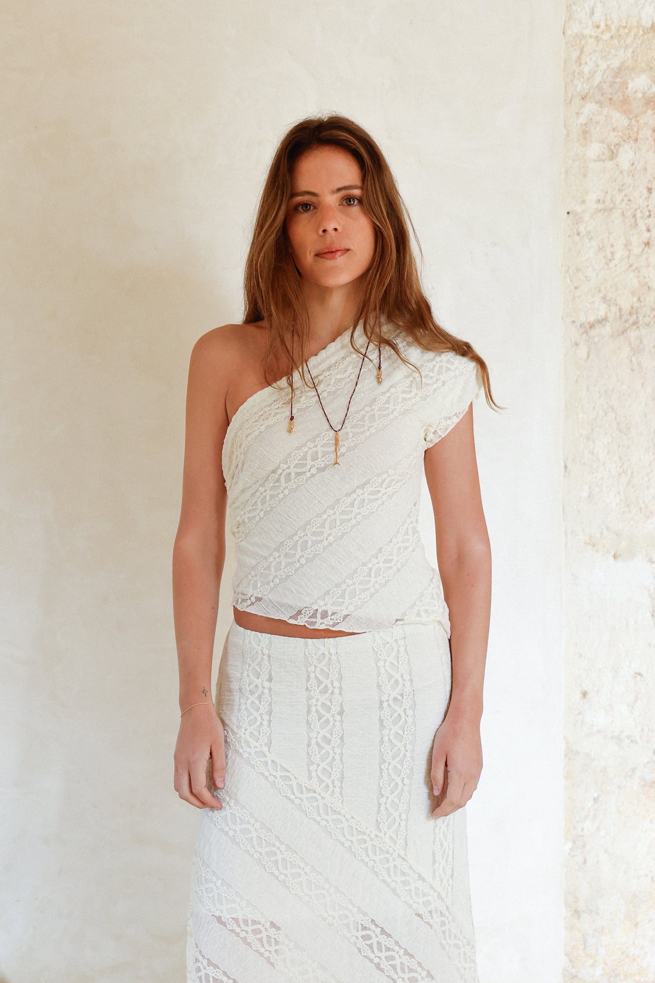 TOP LACE ASIMETRICO