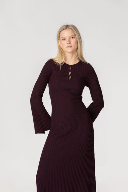 VESTIDO MIDI CUT OUT