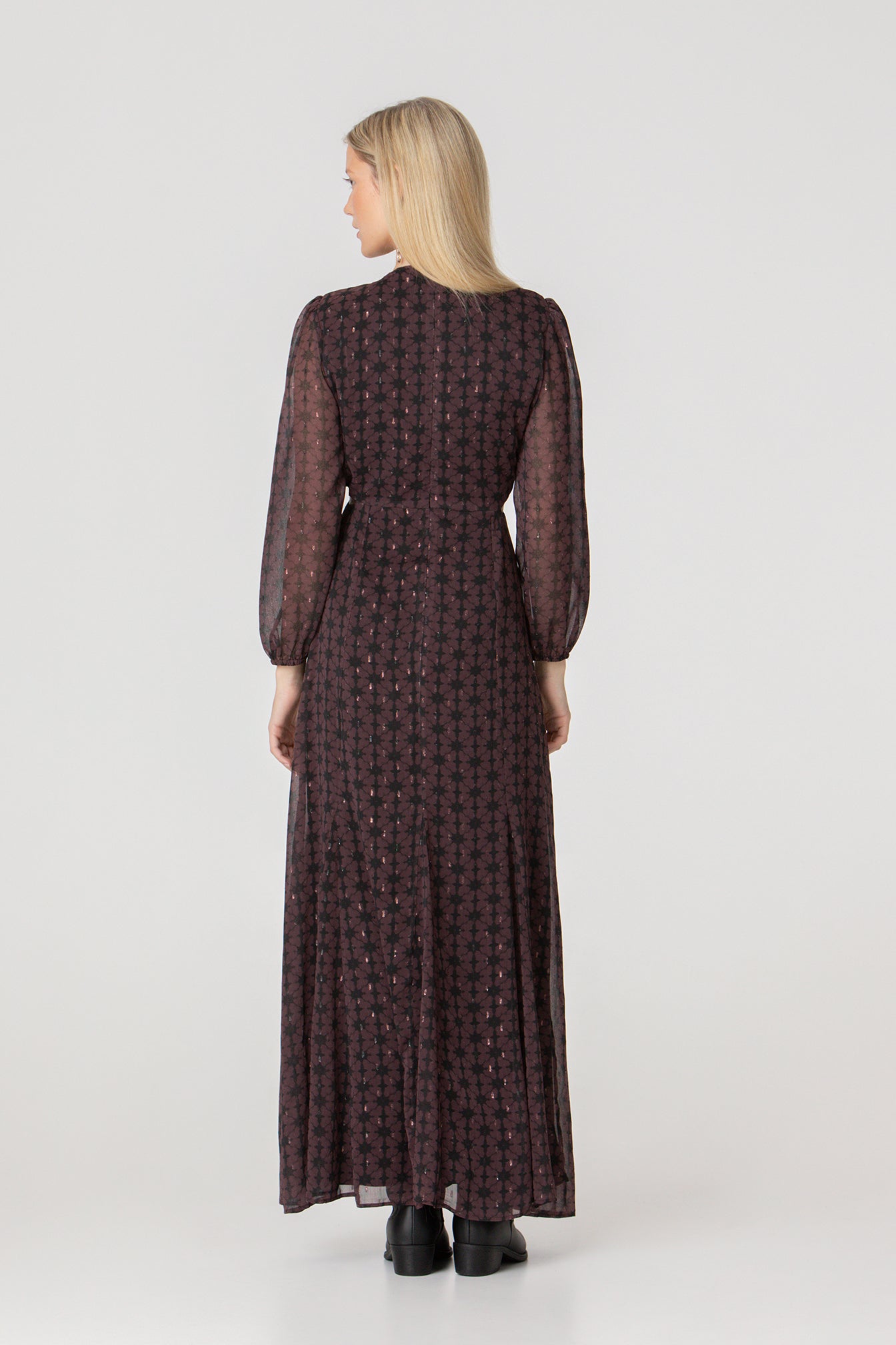 VESTIDO MIDI ESCOTE PICO CUT OUT