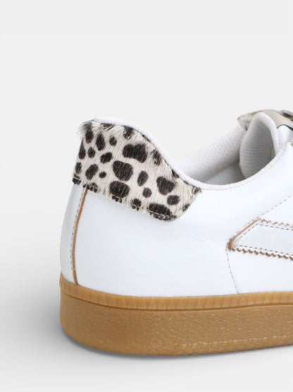 Zapatilla piel animal print blanca