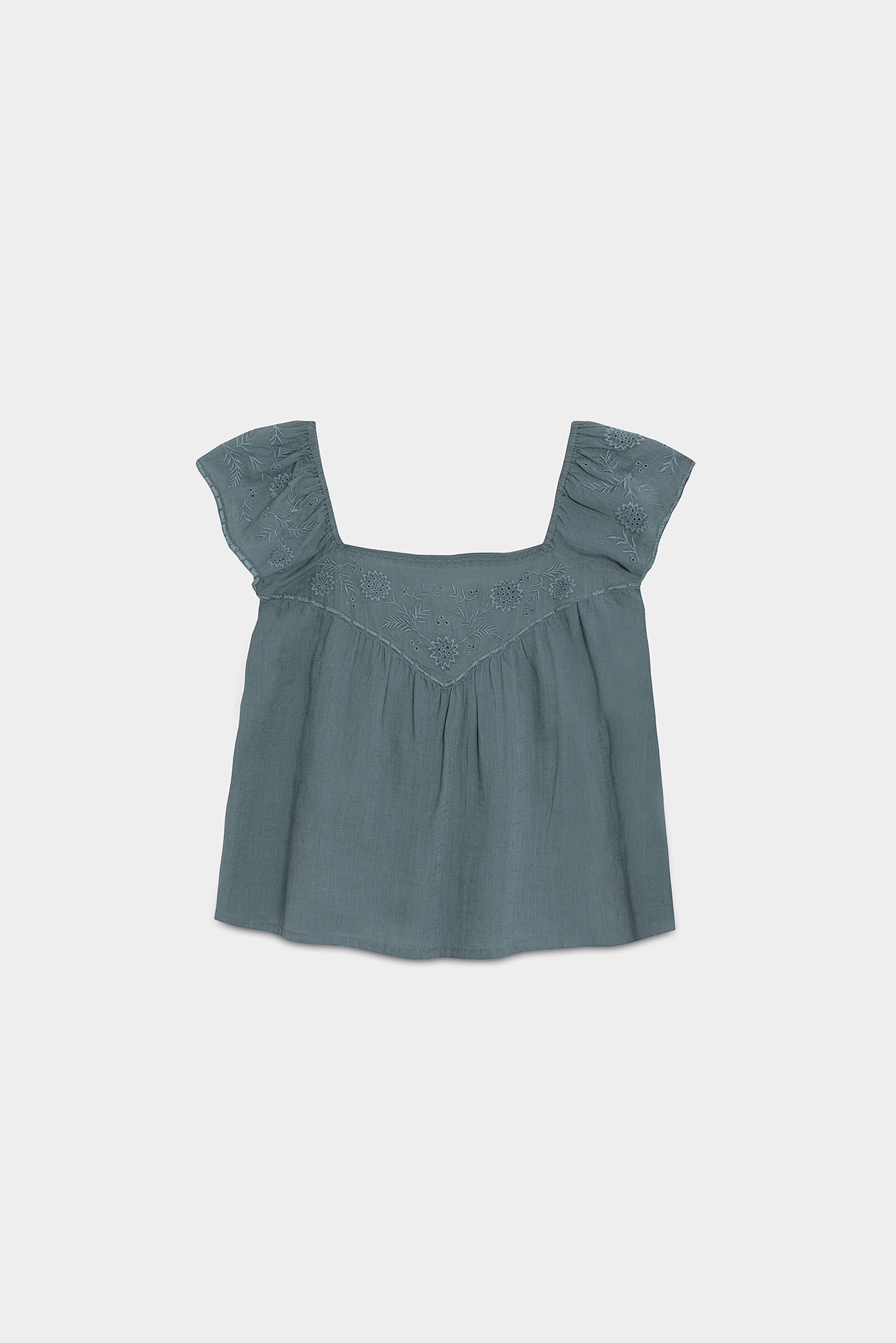 BLUSA FLUIDA DETALLE BORDADO