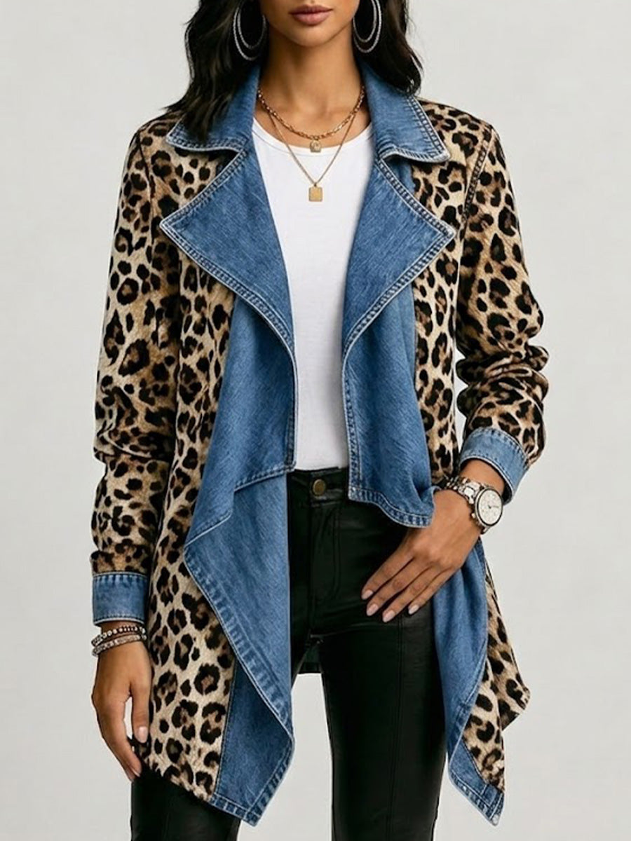 Victoria | Chaqueta de media longitud con paneles de estampado de leopardo y denim desgastado