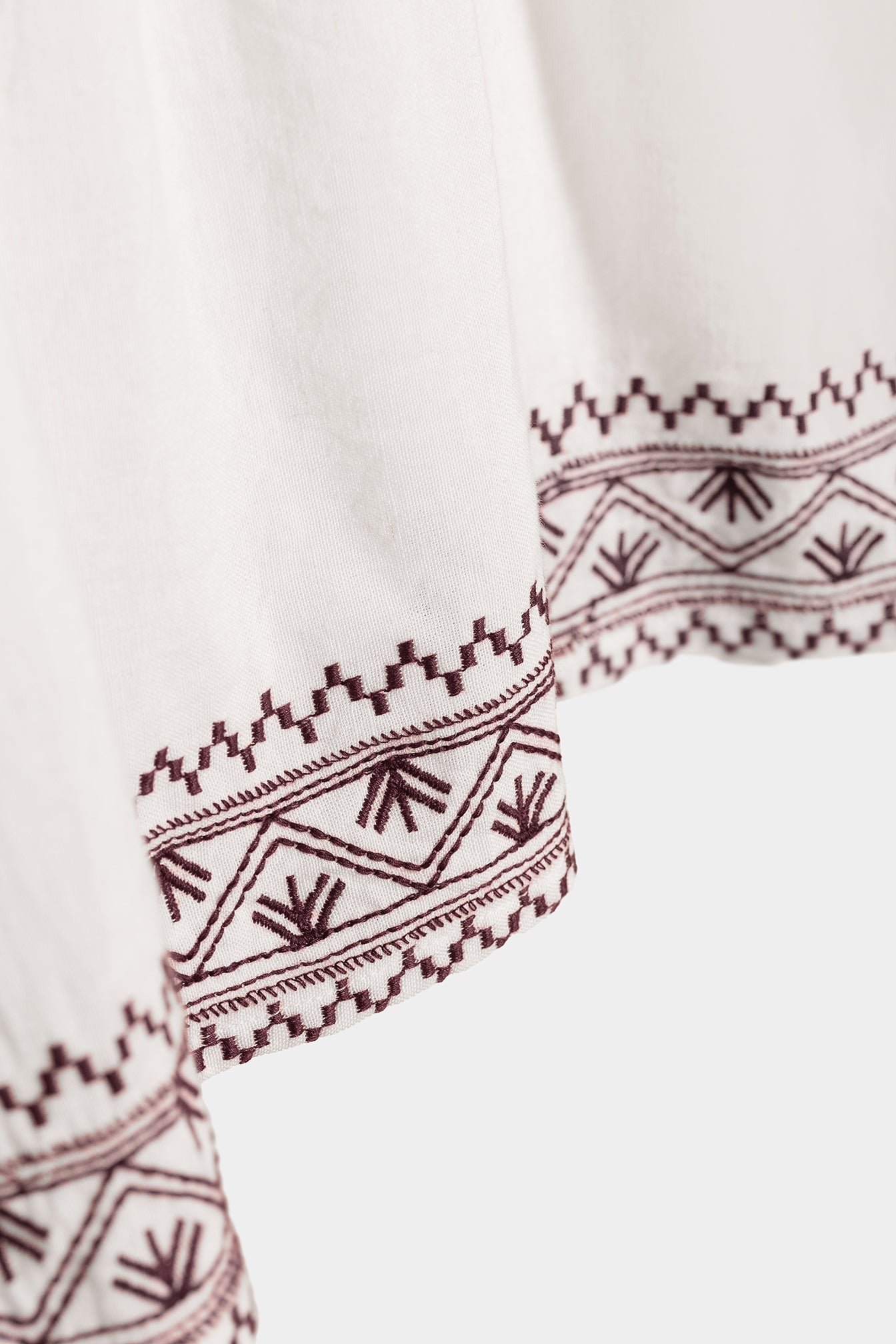 BLUSA JARETAS BORDADO